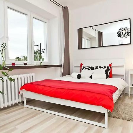 Wstapartments Mlynarska 13 Варшава Екстер'єр фото