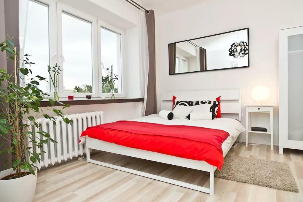 Wstapartments Mlynarska 13 Варшава Екстер'єр фото